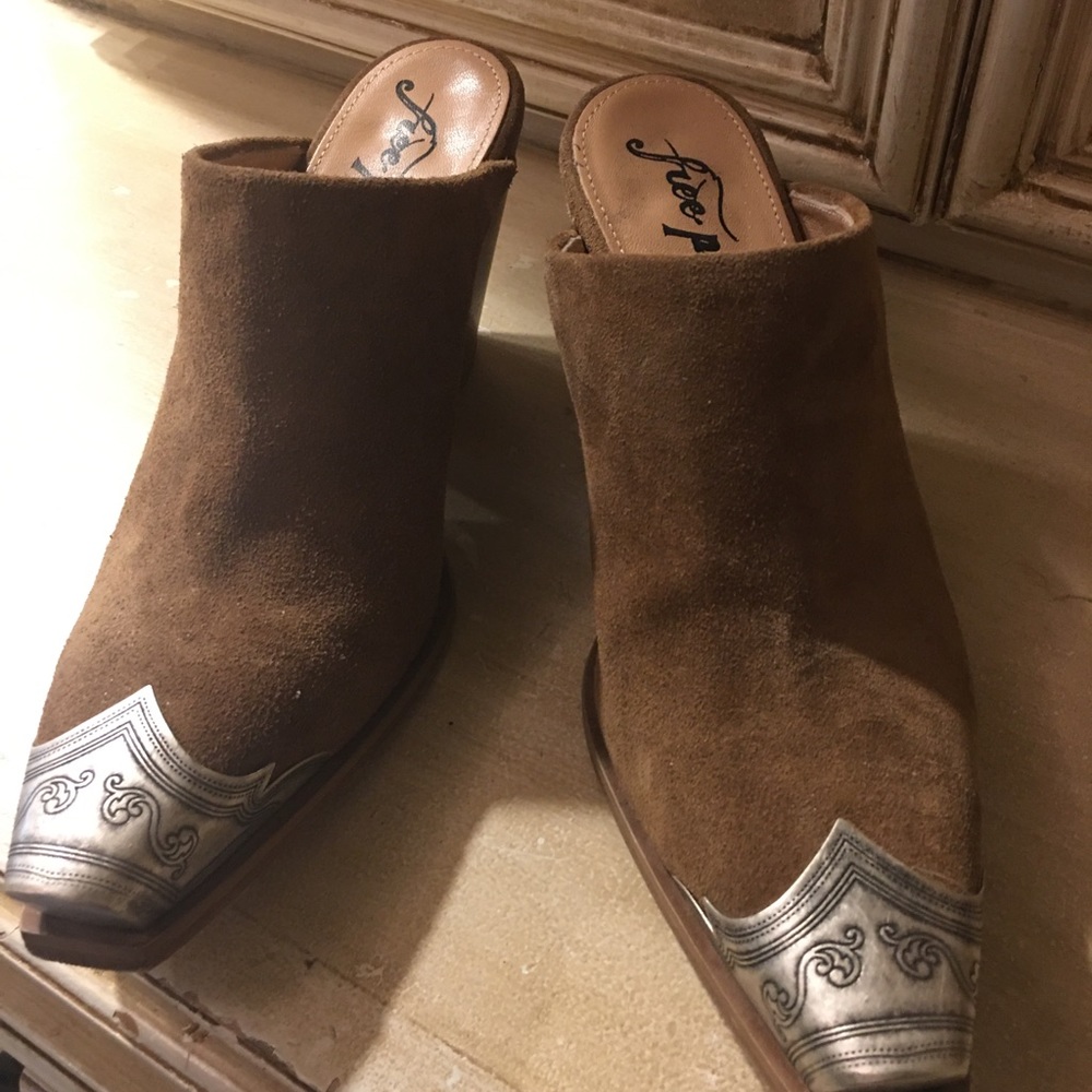 Free People suede mules  size 7 ! Worn twice excellent condition.